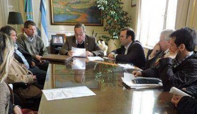 Tandil: Lunghi entreg� subsidios para obras del presupuesto participativo en Vela