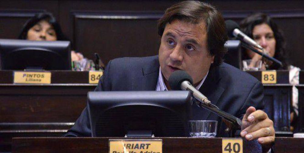 Manino Iriart se reincorpor� a su banca de Diputado