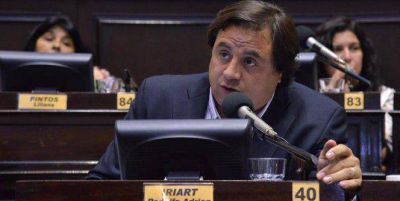 Manino Iriart se reincorpor� a su banca de Diputado