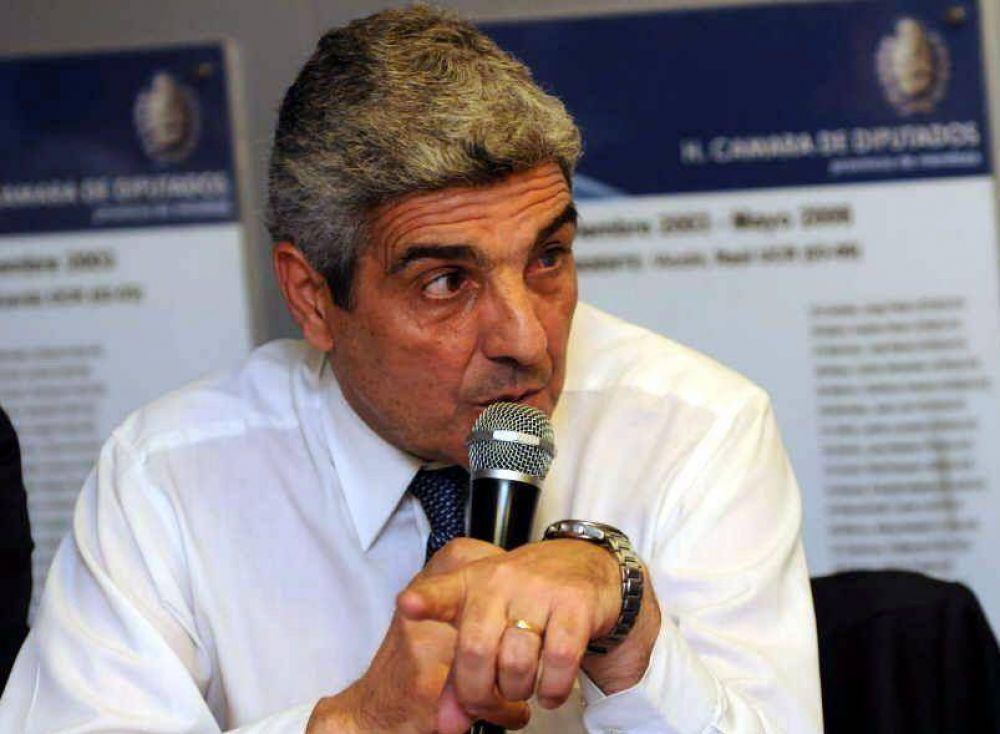 Adem�s de los sueldos, P�rez debe pagar casi 400 millones de deuda