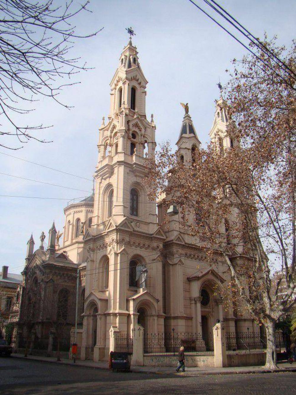 La Ciudad quiere ceder 19 inmuebles a la Iglesia