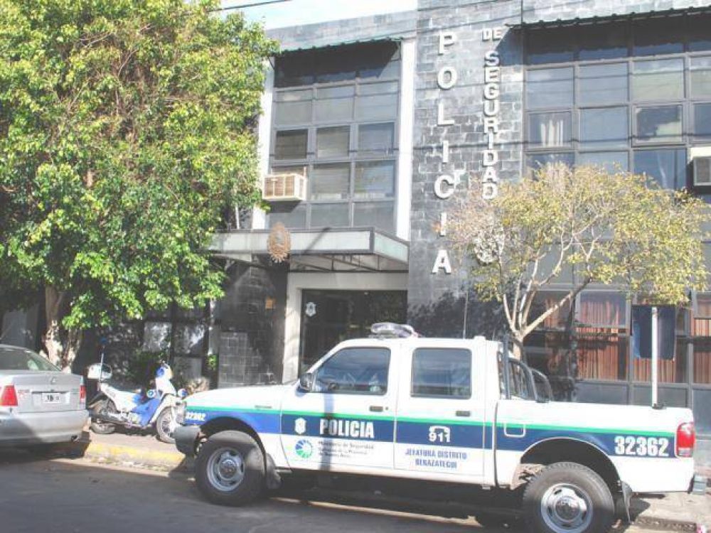Detuvieron a un expolic�a