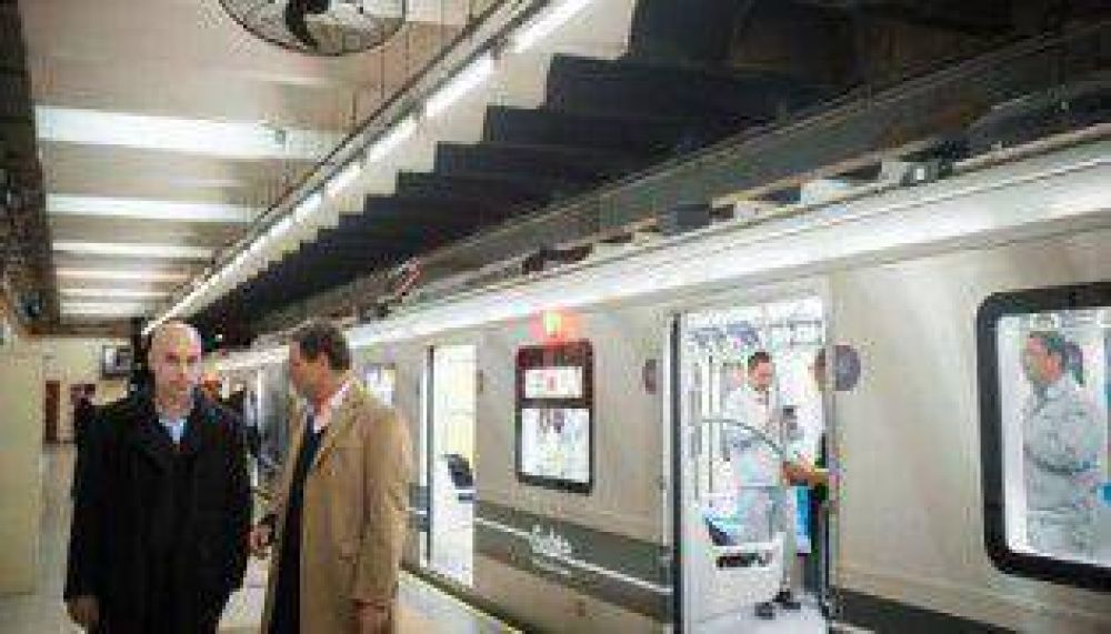 Larreta prob� las nuevas formaciones chinas de la l�nea A