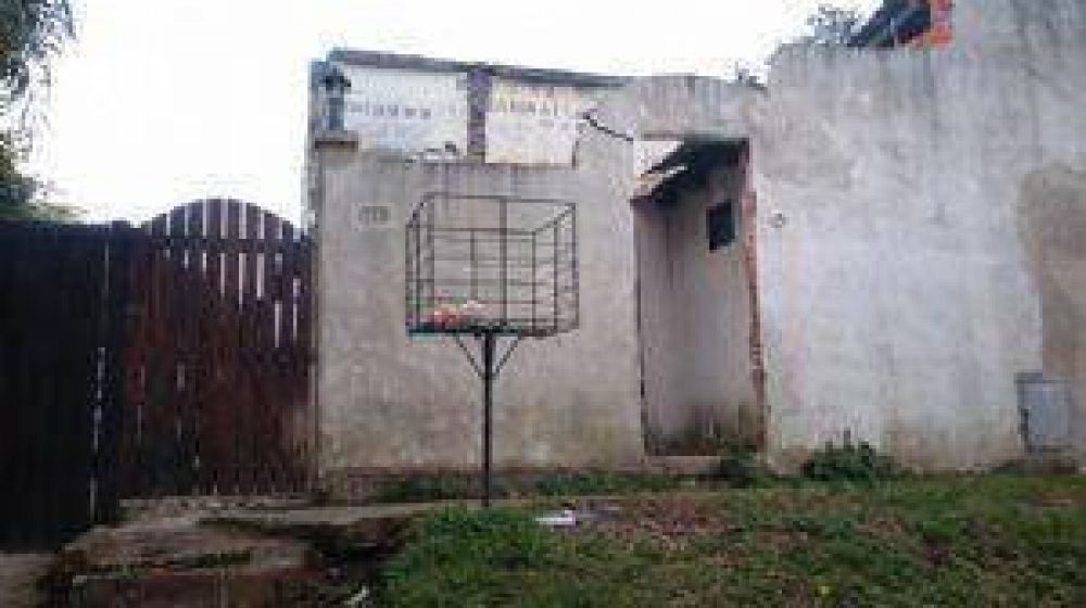 Entr� a robar a una casa, perdi� su documentaci�n y fue identificado