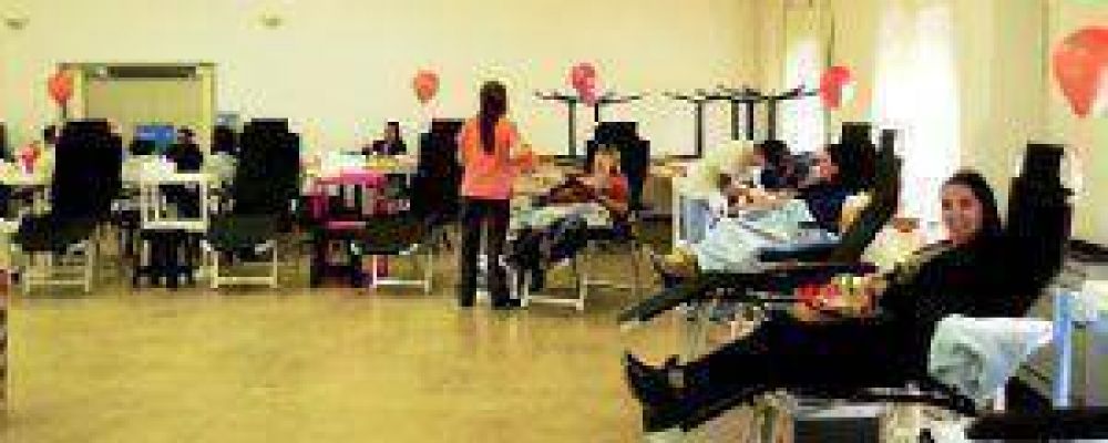 Ms de 130 chivilcoyanos donaron sangre para el Hospital Posadas