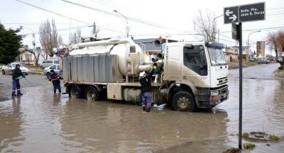 Desagote de calles anegadas tras las lluvias