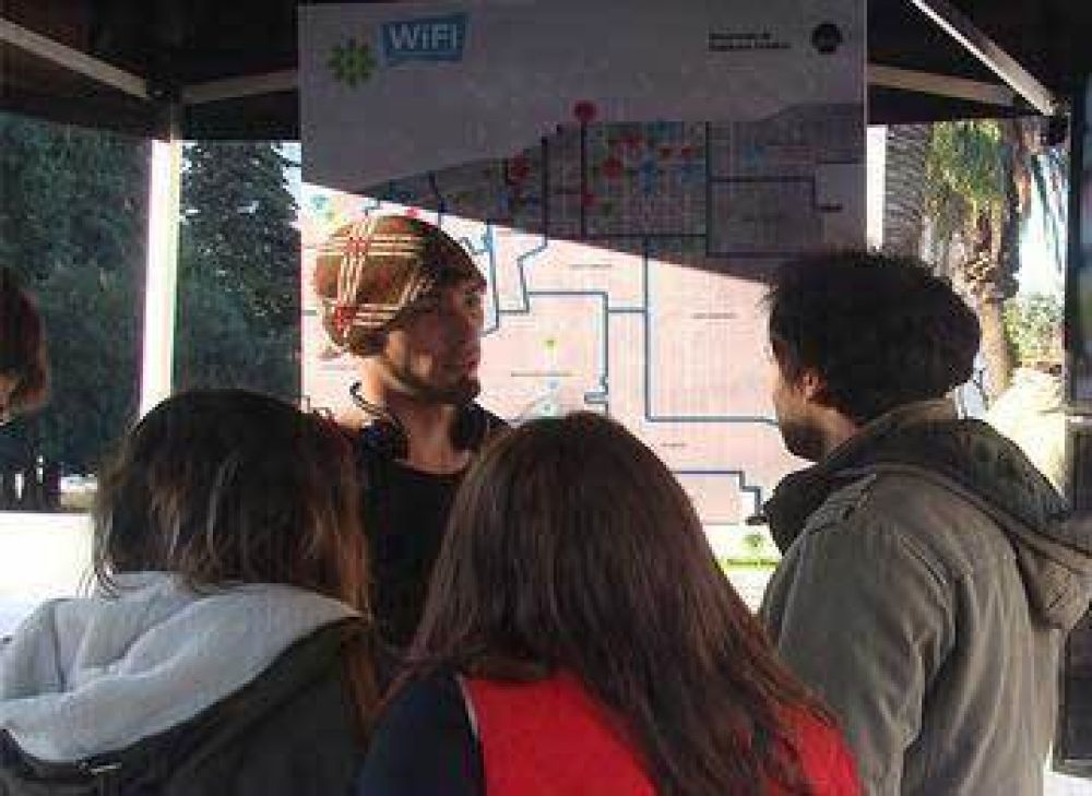 Extienden redes de WiFi gratuito en espacios pblicos de La Plata