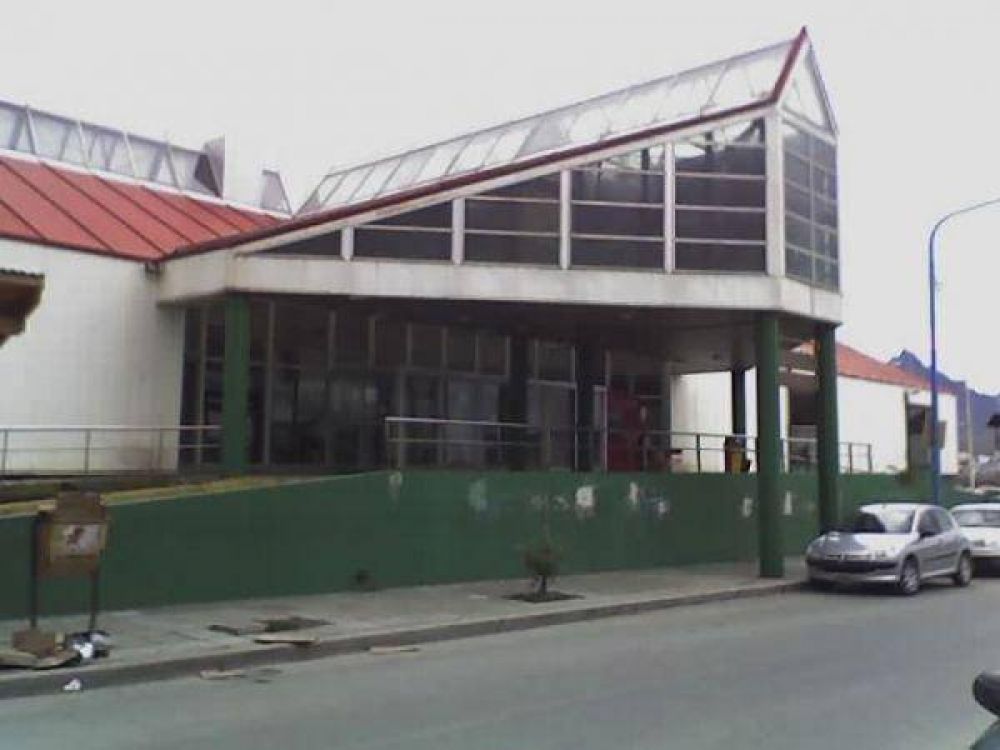 Robo de insumos: Encontraron elementos hospitalarios en la casa del jefe de dep�sito del Hospital de Ushuaia