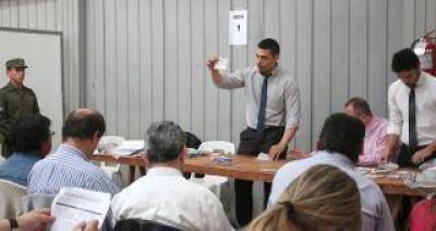 Con 184 mesas escrutadas el FPV comienza a acortar la distancia con el APB