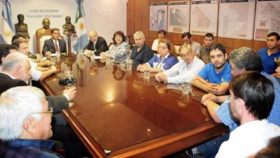 Junto al Gobernador, Tomada se reuni� con la CGT y destac�: 