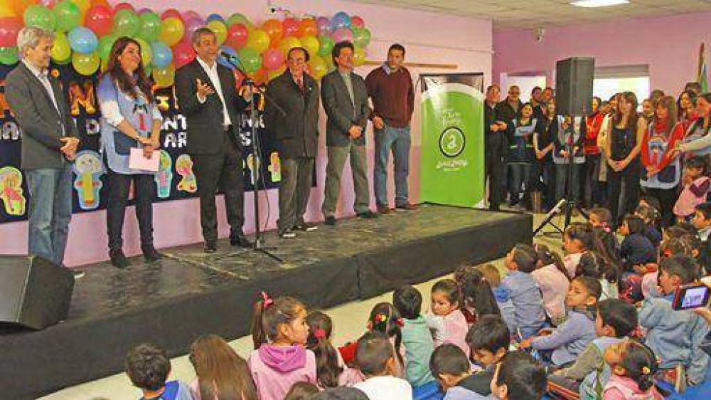Reinauguraron el Jard�n de Infantes Municipal N� 20 de Dock Sud
