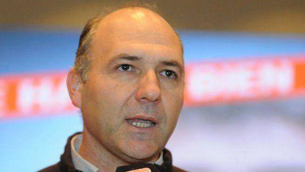 Carmona cruz� a Balbo por la 