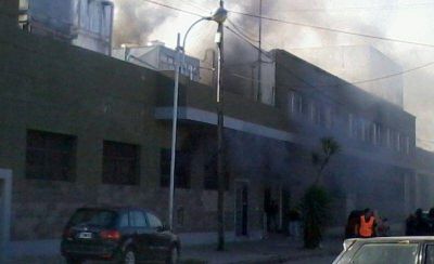 Se incendi� una planta en el Puerto y evacuaron la zona por escape de amon�aco