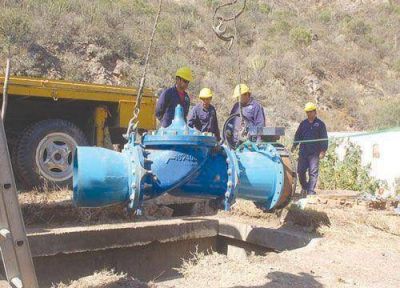 Avanza la reparaci�n del acueducto de la zona Oeste