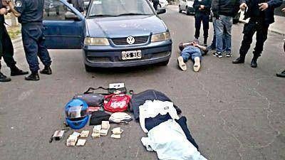 Un detenido y dos pr�fugos por robar 25.000 pesos en una financiera
