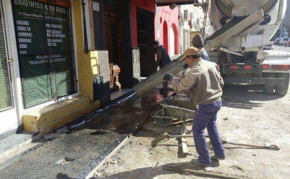 RETIRAN ESTRUCTURAS DE VEREDAS DE LA VILLA