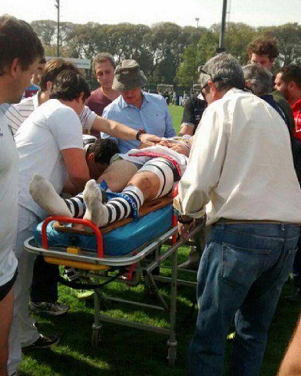 Conmoci�n en el rugby: un jugador del CASI est� en terapia intensiva