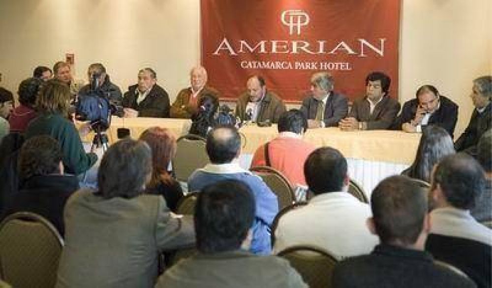 PJ: estall� disputa por la capital y se recalienta la interna peronista
