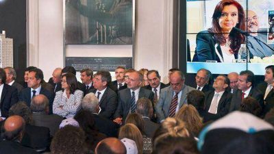 Gobernadores oficialistas coinciden en cambiar el sistema de votaci�n