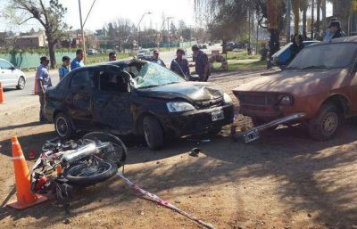 Se mat� al chocar un auto que iba a contramano en C�rdoba