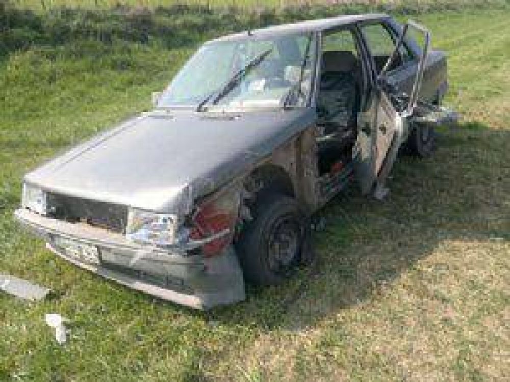 AHORA: Chocaron un micro y un auto en la Ruta 5