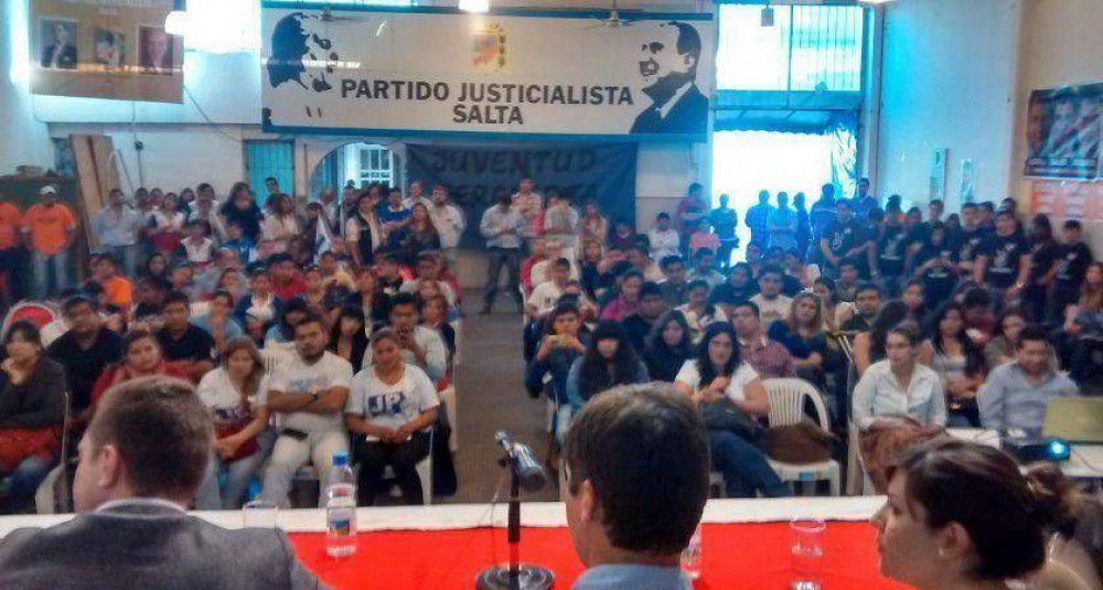 J�venes de toda la provincia se expresaron a Favor del debate pol�tico en un encuentro en el PJ