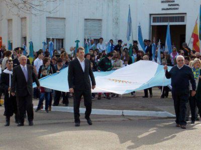 Una multitud festej� a puro color el aniversario 115� de Saldungaray
