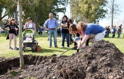 Jos� Eseverri: �plantar un �rbol es hacer por el futuro lo que el futuro no va a hacer por nosotros�