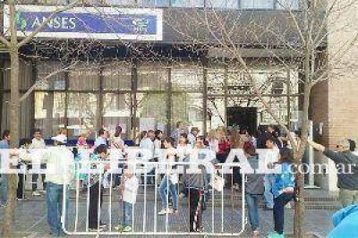Anses: alta adhesi�n de empleados santiague�os al paro nacional