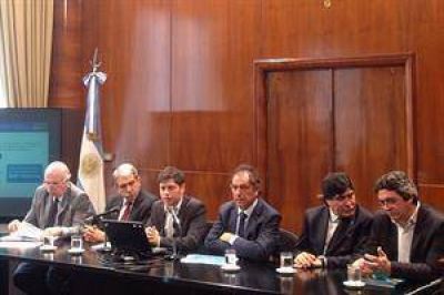 Junto a Scioli y An�bal, Kicillof declar� la emergencia agropecuaria en 64 partidos bonaerenses por las inundaciones