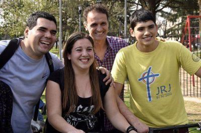 Katopodis inaugur� las obras de renovaci�n de la Plaza G�emes