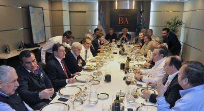Scioli cede ante la CGT y acepta que debe 