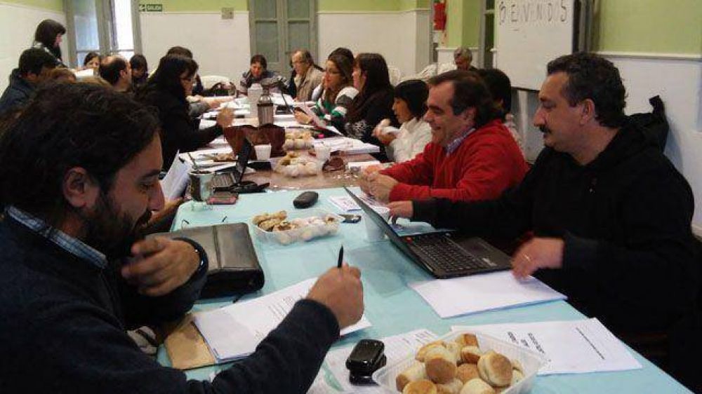 Secretarios generales de Agmer podr�an ponerle fecha al paro	