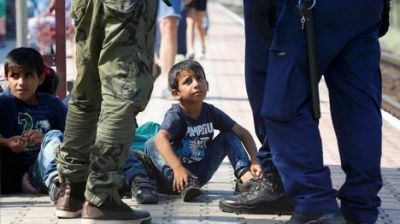 Detienen un tren con m�s de 300 inmigrantes en la frontera entre Austria y Hungr�a