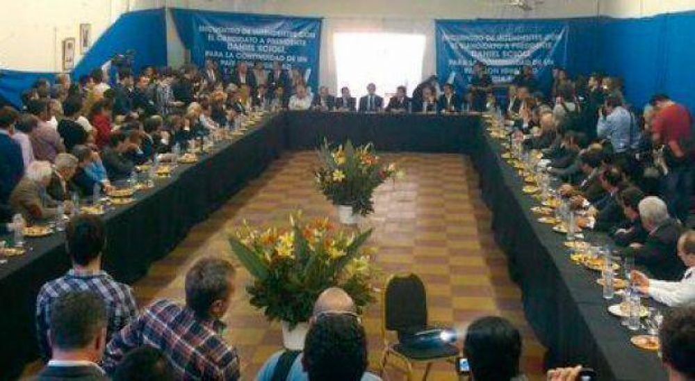Pulti particip� del encuentro de Scioli y Zannini con intendentes