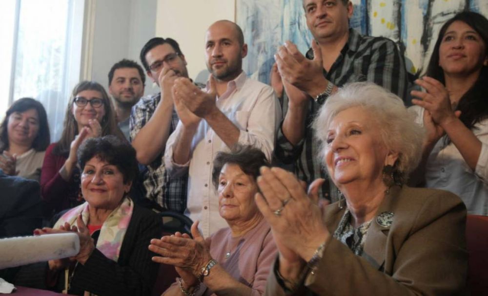 Recuperan a la nieta de la titular de Madres de Plaza de Mayo local