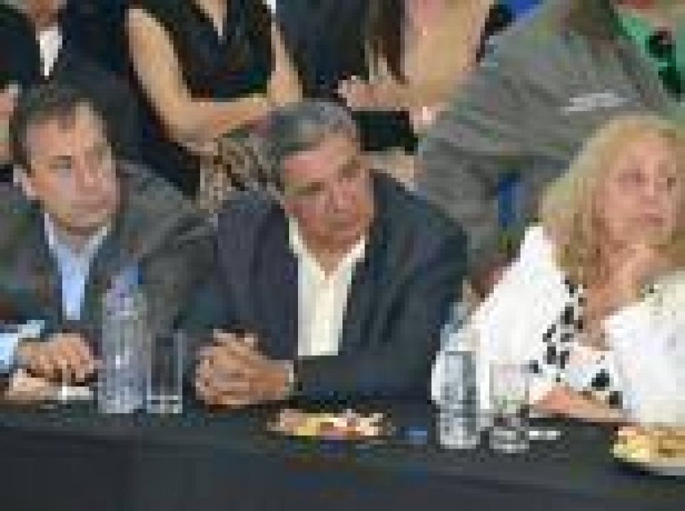 Berisso: Slezack particip� de un encuentro de intendentes con Daniel Scioli 