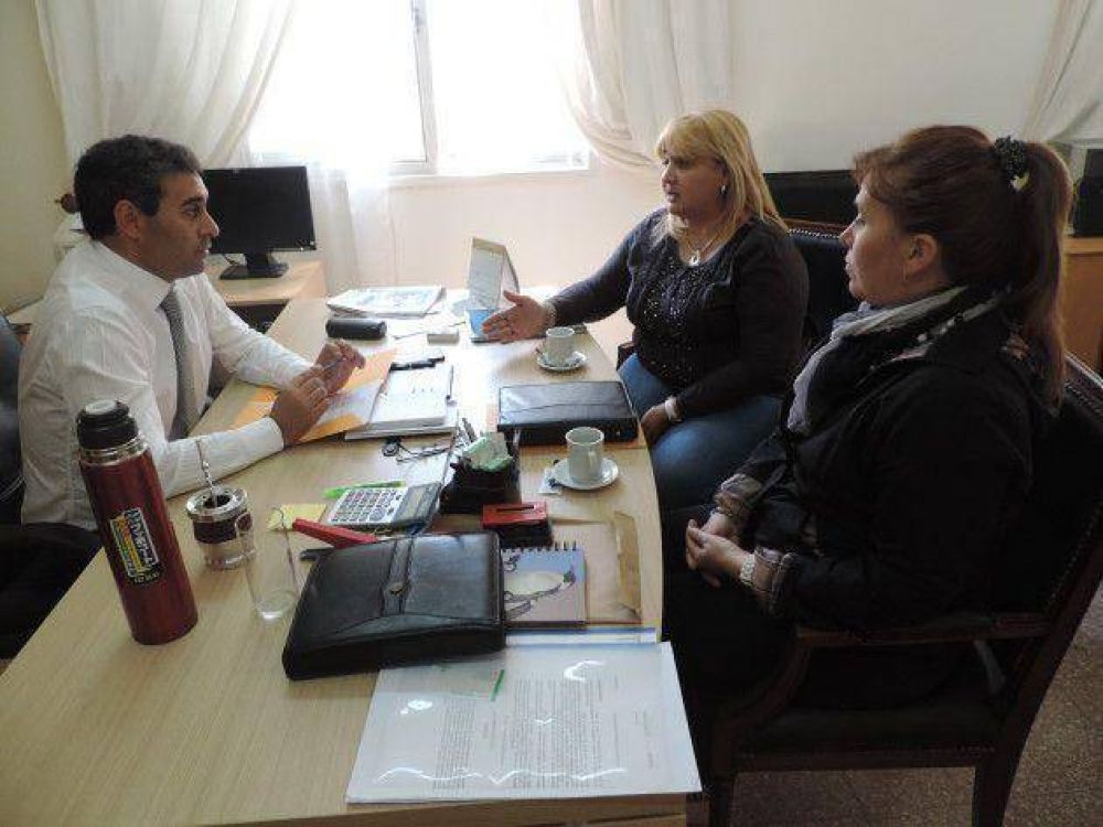 El ministro Hissa recibi� a referentes de la Fundaci�n Alquimaq