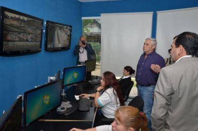 La comuna firm� convenio con Gigared que le permitir� instalar 60 nuevas c�maras de videovigilancia