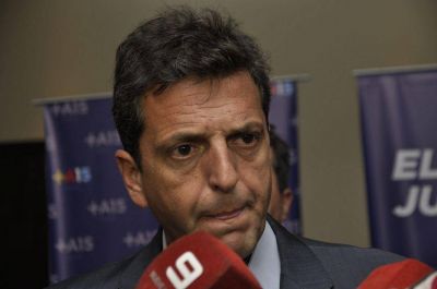 Massa pas� por Paran� y opin� que �el ciclo de Urribarri est� terminado� 