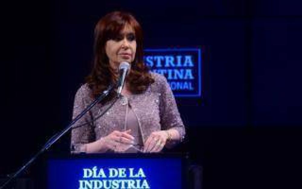 Cristina encabeza acto por el D�a de la Industria en Tecn�polis