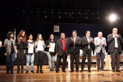 Sileoni y Curto encabezaron el acto del Plan Fines en Tres de Febrero