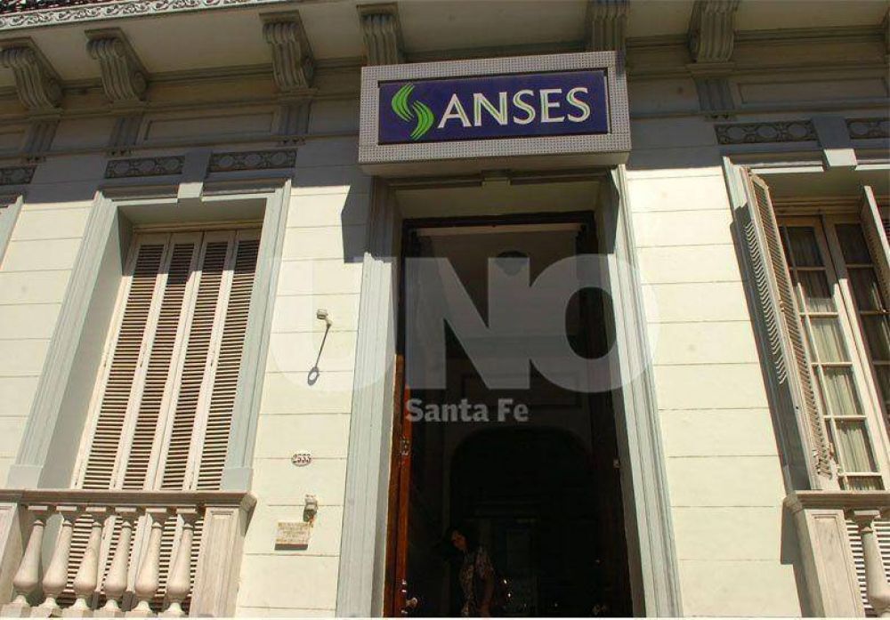 Intervienen por inconvenientes para obtener turnos en ANSES de Santa Fe