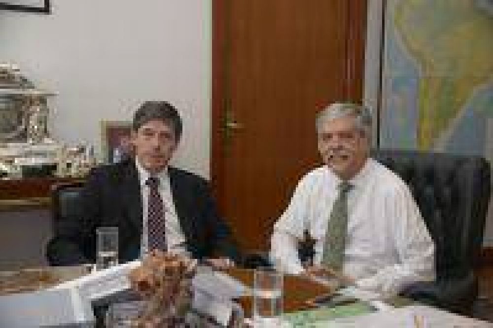 El ministro De Vido recibi al senador nacional Abal Medina para repasar obras de infraestructura en provincia de Buenos Aires