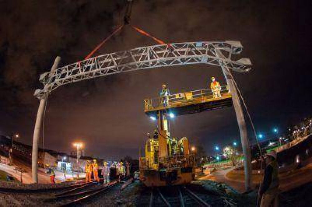 Arranca etapa final de la electrificaci�n del tren Constituci�n � La Plata