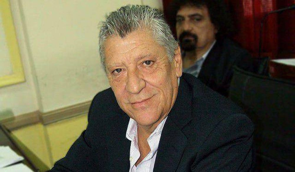 MONTERO: �JULI�N YA SE EST� PRESENTANDO CON LOS FUNCIONARIOS Y CONOCIENDO LA GESTI�N MUNICIPAL DE LA MANO DE DAR�O D�AZ P�REZ�