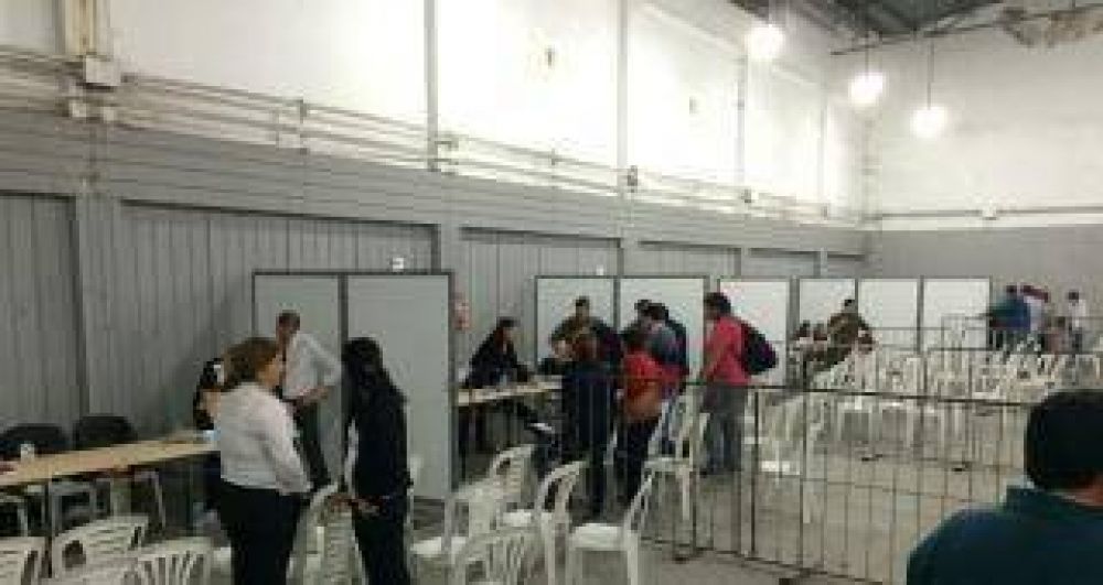Por primera vez al final del d�a Manzur termina adelante en el escrutinio definitivo