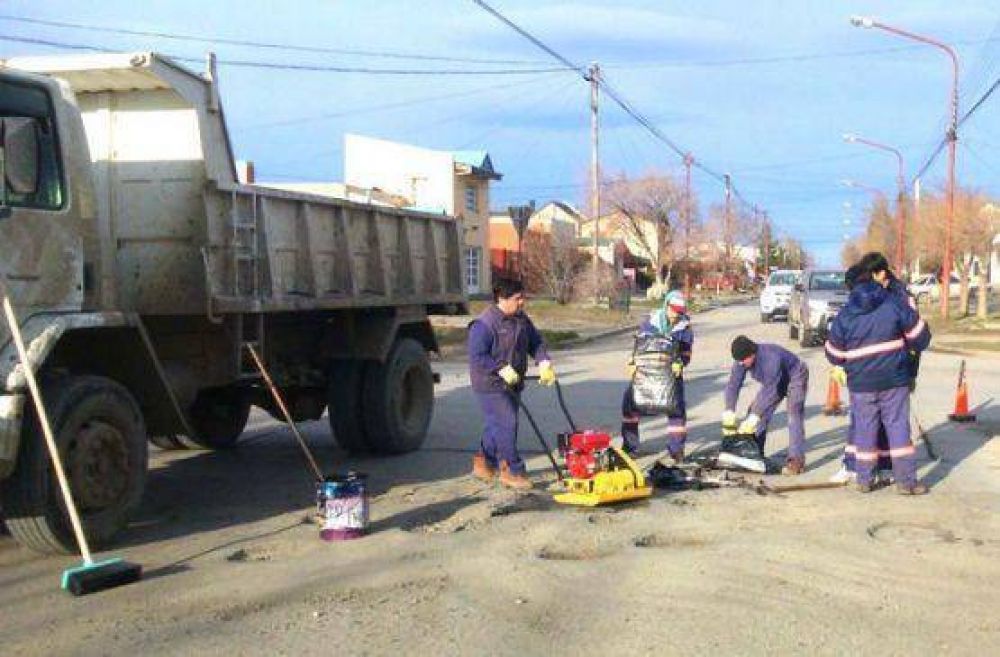 Municipio realiz� reparaci�n de calles pavimentadas y tareas de control ambiental