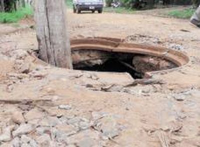La Municipalidad rompi� tapa de una cloaca en la Chacra 192