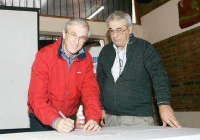El ministro Bertoya se reuni� con chacareros